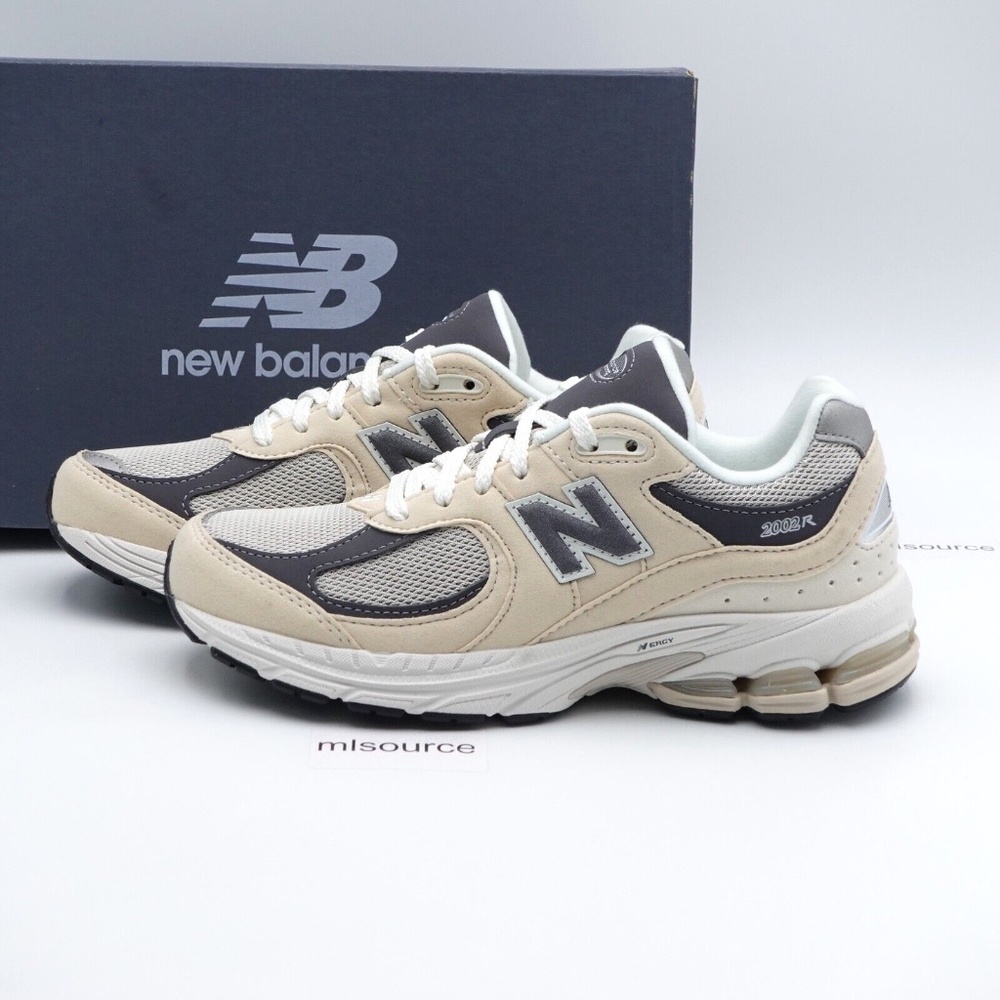 NEW New Balance 2002R Sneakers GC2002FA Sandstone/Magnet